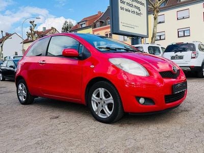 Gebraucht Toyota Yaris Edition 99 PS (72 kW) 2011 Rot Kleinwagen