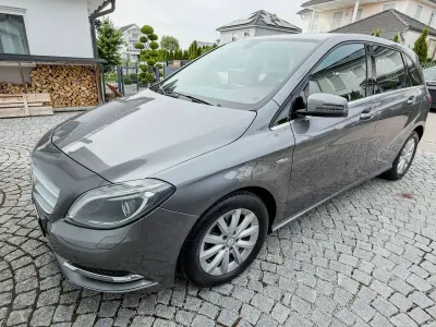 Gebraucht Mercedes B200 156 PS (114 kW) 2012 Grau Kleinwagen