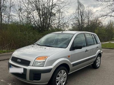 Begagnad Ford Fusion 68 HK (50 kW) 2008 Silver Halvkombi