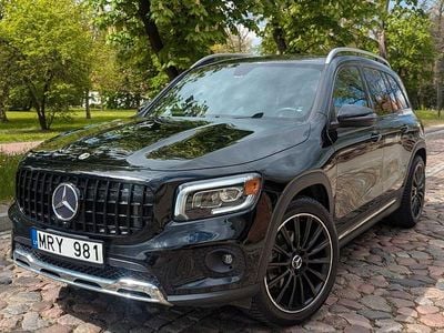 Mercedes GLB250