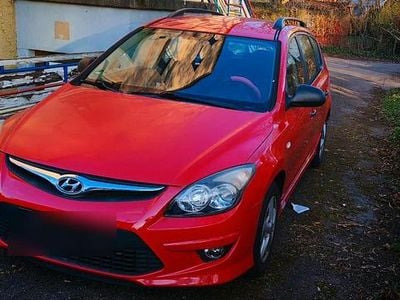 Gebraucht Hyundai i30 109 PS (80 kW) 2010 Rot Kombi