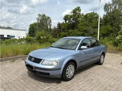Gebraucht VW Passat 101 PS (74 kW) 1999 Blau Limousine