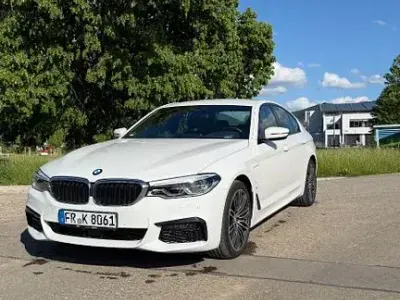 Używany BMW 530e Performance 252 KM (185 kW) 2019 Biały Sedan/Limuzyna
