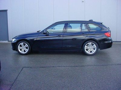 Gebraucht BMW 318 Sport Line 143 PS (105 kW) 2012 Black sapphire metallic Kombi