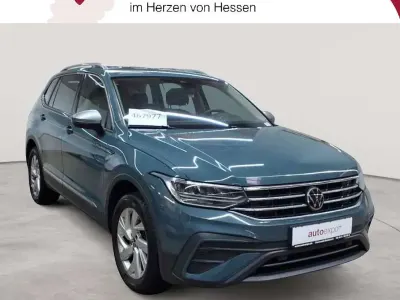 Gebraucht VW Tiguan Life 150 PS (110 kW) 2022 Petroleum blue metallic SUV