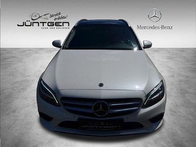 Diamantweiß bright Gebraucht 2018 Mercedes C220 Avantgarde Kombi | 23.888 €