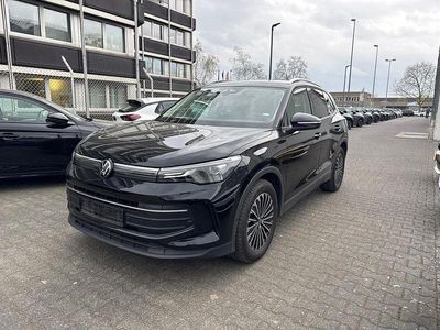 Gebraucht VW Tiguan R 131 PS (96 kW) 2024 Schwarz SUV
