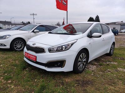 Gebraucht Kia Ceed DREAM-TEAM Edition 99 PS (72 kW) 2017 Weiß Kleinwagen