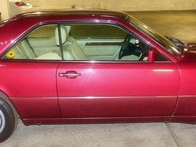 Gebraucht Mercedes 230 132 PS (97 kW) 1990 Rot