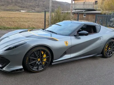 Gebraucht Ferrari 812 825 PS (606 kW) 2023 Grigio competizione Cabrio