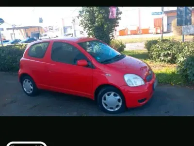 Gebraucht Toyota Yaris 65 PS (47 kW) 2003 Rot Kleinwagen