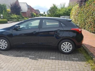Gebraucht Hyundai i30 Style 110 PS (80 kW) 2015 Schwarz Coupé