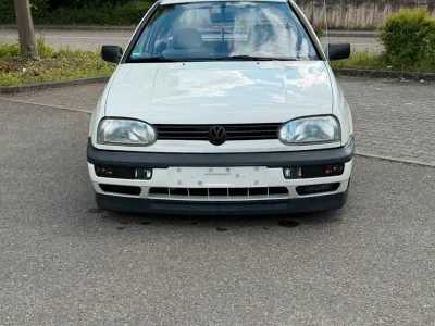 Gebraucht VW Golf III 75 PS (55 kW) 1992 Weiß Kleinwagen