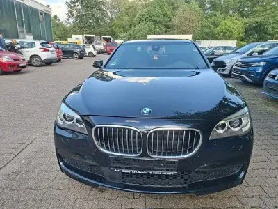 Gebraucht BMW 730 Exclusive 258 PS (189 kW) 2014 Schwarz Limousine