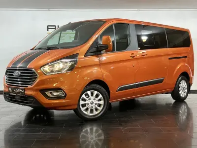 Gebraucht Ford Tourneo Custom Trend 131 PS (96 kW) 2018 Hokkaidoorange metallic Van