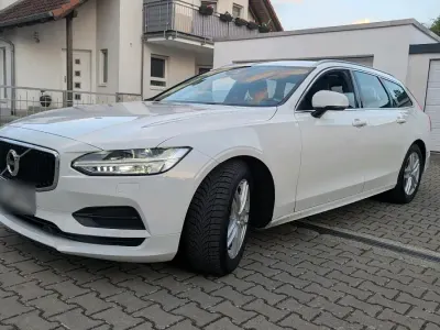 Gebraucht Volvo V90 Momentum 190 PS (139 kW) 2020 Weiß Kombi