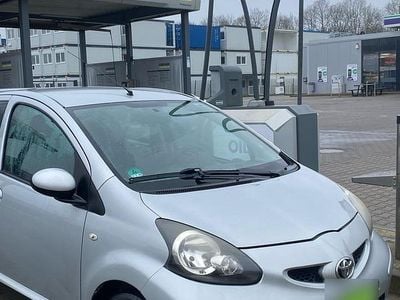 Silber Gebraucht 2008 Toyota Aygo Kleinwagen | 3.700 € (Fairer Preis)