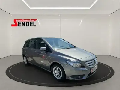 Gebraucht Mercedes B180 122 PS (89 kW) 2012 Grau Kleinwagen