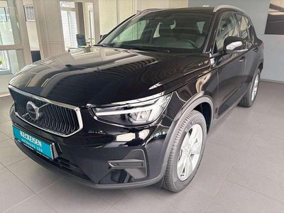 Neu Volvo XC40 Core 163 PS (119 kW) 2025 Schwarz SUV