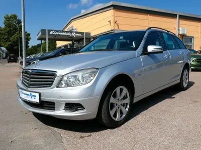 Gebraucht Mercedes C180 156 PS (114 kW) 2009 Silber Limousine