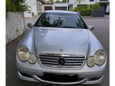 Gebraucht Mercedes C180 140 PS (102 kW) 2004 Silber Coupé