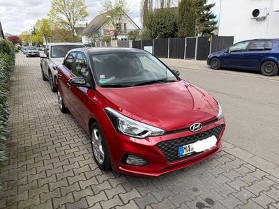 Gebraucht Hyundai i20 Advantage 84 PS (61 kW) 2020 Rot Kleinwagen