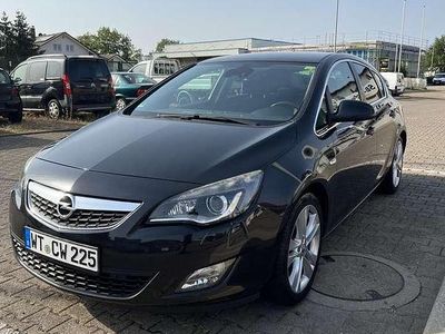 Gebraucht Opel Astra Sport 140 PS (102 kW) 2011 Schwarz Kleinwagen