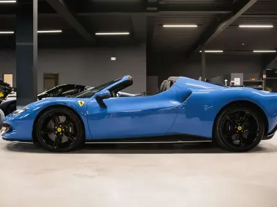 Neu Ferrari 296 829 PS (609 kW) 2025 Azzurro dino Cabrio