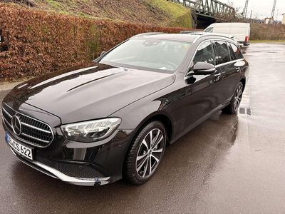 Gebraucht Mercedes E300 194 PS (142 kW) 2022 Schwarz Kombi