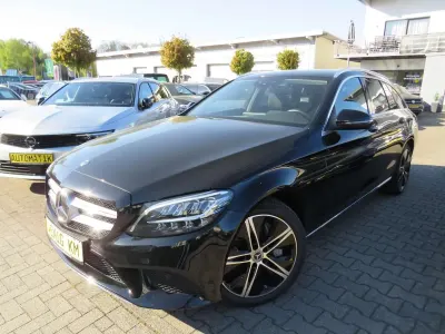 Gebraucht Mercedes C300 Avantgarde 194 PS (142 kW) 2021 Schwarz  unilack Kombi