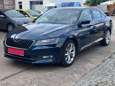 Gebraucht Skoda Superb 150 PS (110 kW) 2016 Blau Limousine