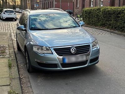 Gebraucht VW Passat 140 PS (102 kW) 2006 Blau Limousine