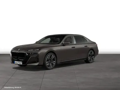Gebraucht BMW 740 Comfort Edition 299 PS (219 kW) 2025 Limousine