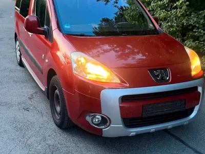 Gebraucht Peugeot Partner Tepee 2009 Rot Van / Kleinbus