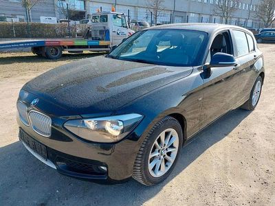 Gebraucht BMW 118 Advantage 143 PS (105 kW) 2014 Schwarz Kleinwagen