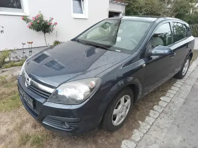 Gebraucht Opel Astra 105 PS (77 kW) 2007 Blau Limousine