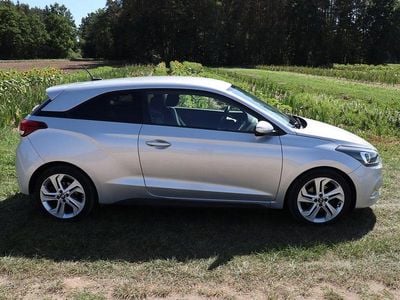 Silber Gebraucht 2017 Hyundai i20 Style Coupé | 9.500 € (Guter Preis)