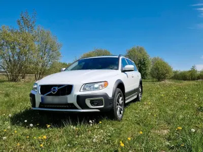 Używany Volvo XC70 329 KM (241 kW) 2011 Biały Kombi