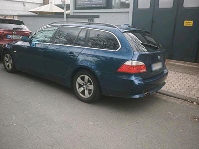 Gebraucht BMW 525 170 PS (125 kW) 2007 Blau Kombi