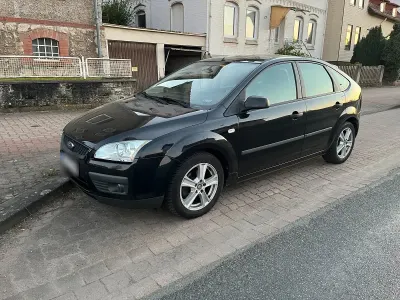 Gebraucht Ford Focus 100 PS (73 kW) 2006 Schwarz Kleinwagen