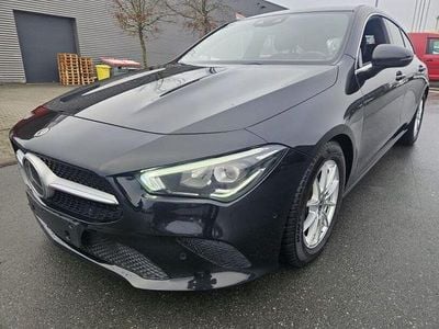 Gebraucht Mercedes CLA180 Shooting Brake 116 PS (85 kW) 2020 Schwarz Kombi