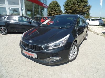 Gebraucht Kia Ceed DREAM-TEAM Edition 135 PS (99 kW) 2015 Schwarz metallic Kleinwagen