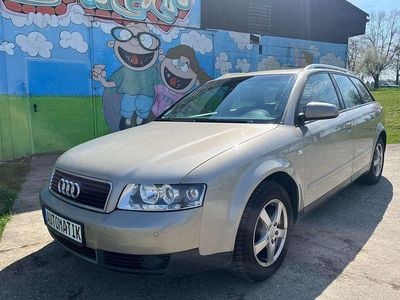 Gebraucht Audi A4 131 PS (96 kW) 2002 Gelb Kombi