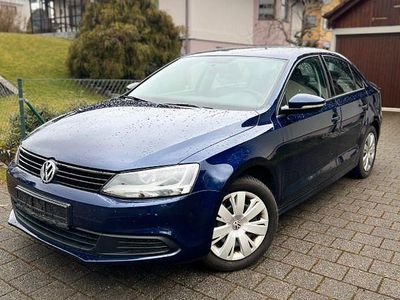 Gebraucht VW Jetta Trendline 105 PS (77 kW) 2013 Blau Limousine