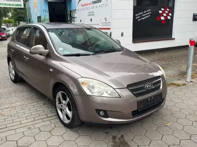 Gebraucht Kia Ceed 122 PS (89 kW) 2008 Beige Kleinwagen