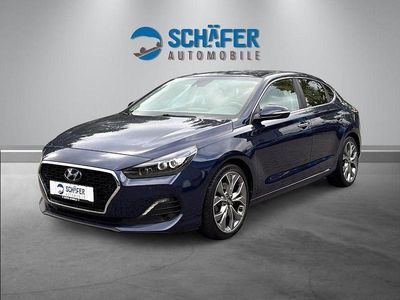 Gebraucht Hyundai i30 Premium 140 PS (102 kW) 2019 Stellar blue Limousine