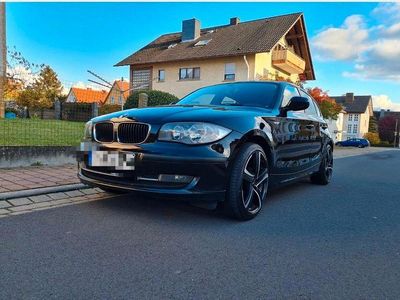 Schwarz Gebraucht 2009 BMW 116 Lifestyle Kleinwagen | 3.750 € (Fairer Preis)