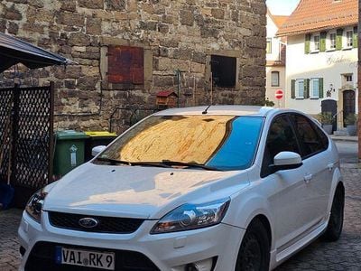Weiß Gebraucht 2010 Ford Focus ST Limousine | 5.900 € (Guter Preis)