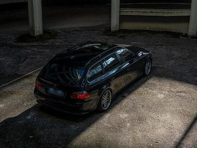 Gebraucht BMW 525 177 PS (130 kW) 2006 Schwarz Kombi