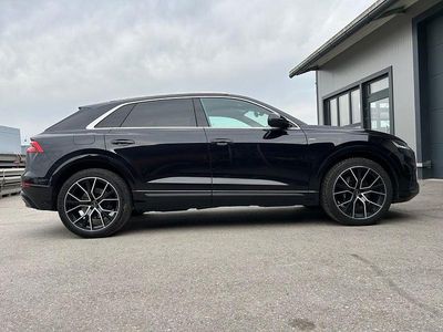 Second-hand Audi Q8 Sport 286 CP (210 kW) 2020 Negru SUV